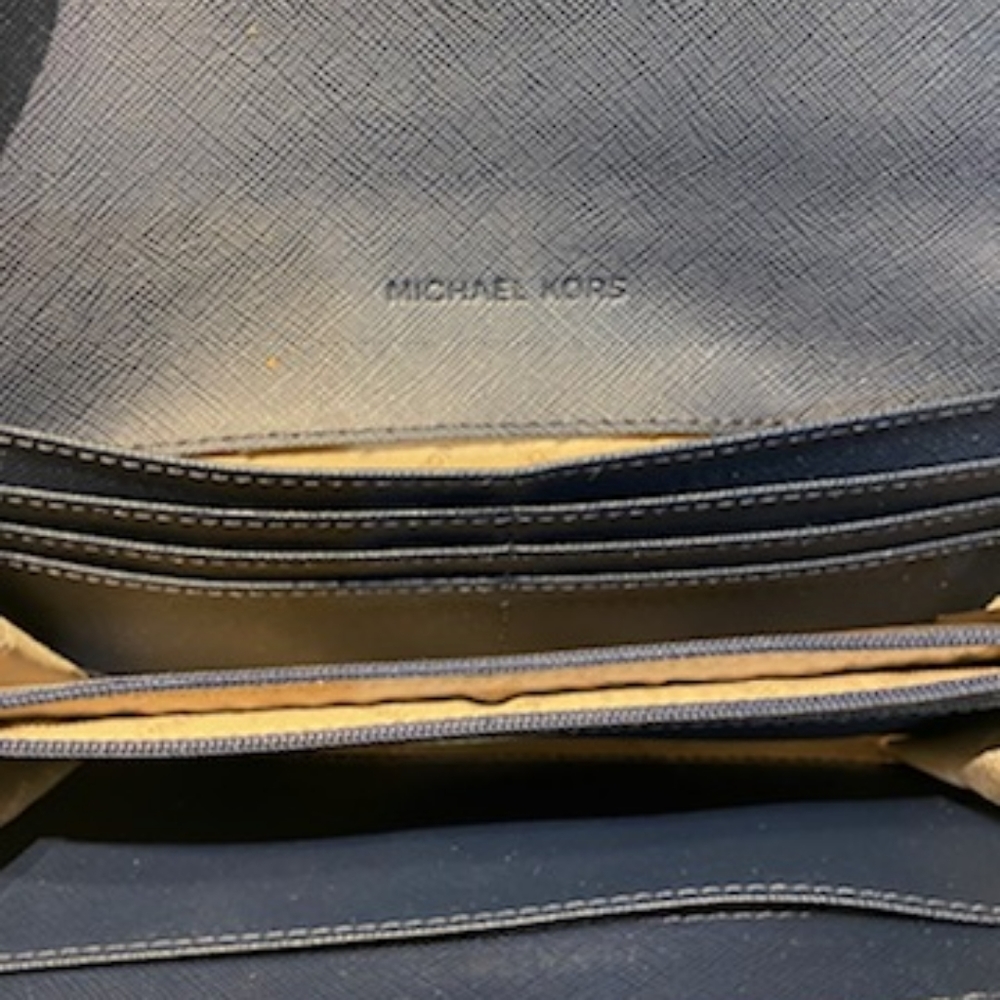 Michael kors shoulder bag and wallet - Picture 7 of 9